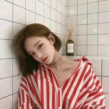 夫人的乖巧都是装的
